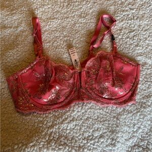 Victoria's Secret Coral Lace Underwire Bra with Gold Embroidery